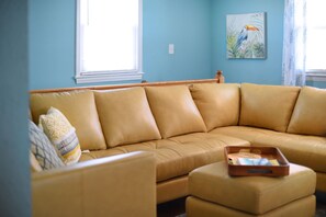 Smart TV, video-game console, Netflix, foosball - 5 Bdrm, Hot Tub, Short Walk to Beach (Kill Devil Hills)