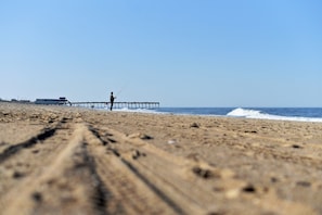 Beach towels - New Hot Tub, 5 Bdrm, 1/2 mile from beach (Kill Devil Hills)