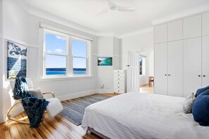 2 bedrooms, desk, iron/ironing board, WiFi
