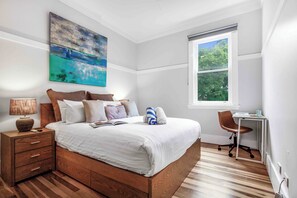2 bedrooms, desk, iron/ironing board, WiFi