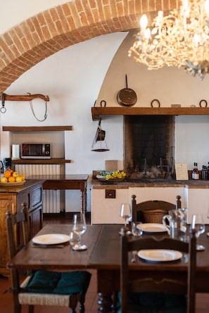 Dining - Stunning Villa, With Private Pool At 6km From Siena (Siena)