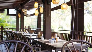 Desayuno buffet incluido todos los días