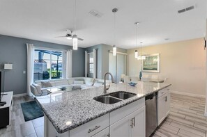 Interior - New Listing! Storey Lake Resort, 6mi to Disney & 11mi to Universal - FS371196 (Kissimmee)