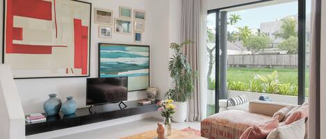 Villa exclusiva | Área de sala de estar | Televisión de pantalla plana, Netflix y servicios de streaming
