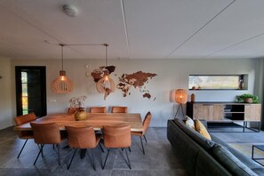 Interior - Water Villa in Balk by Frisian Lakes (Balk)