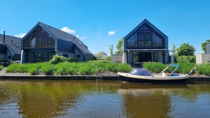 Exterior - Water Villa in Balk by Frisian Lakes (Balk)