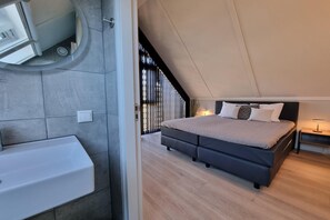 4 bedrooms, free WiFi