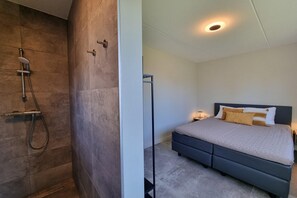4 bedrooms, free WiFi