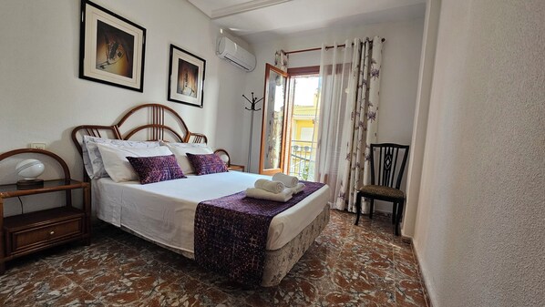 2 bedrooms, desk, iron/ironing board, free WiFi