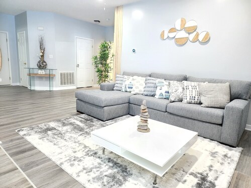 Private Pool Oasis Near Downtown w/ Grill & Fun!!