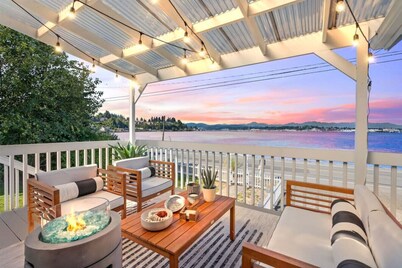 Salish Sea Cottage-2 BR Waterfront in Port Orchard