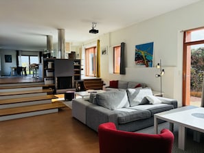 Téléviseur, foyer