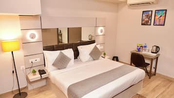Standard Double Room | Egyptian cotton sheets, premium bedding, Select Comfort beds, free WiFi