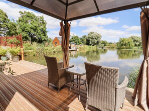 Interior - Maple Lodge at Bridge Lake Farm & Fishery (Banbury)