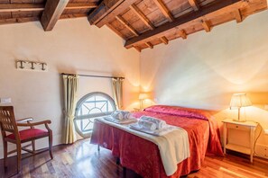 2 dormitorios, tabla de planchar con plancha, Internet y ropa de cama