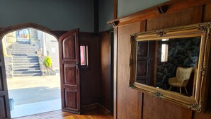 Unclassified image, 2 of 29, button