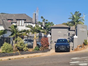 숙박 시설 정면