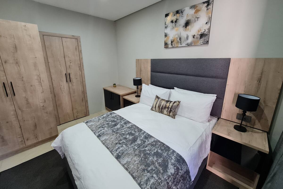 Standard Double Room | In-room safe, iron/ironing board (on request), free WiFi, bed sheets