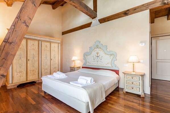 1 bedroom, iron/ironing board, Internet, bed sheets
