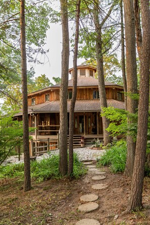 Exterior - 15 Bedroom, Hot tub, Put Put, Pond, Pool Table (Needmore)