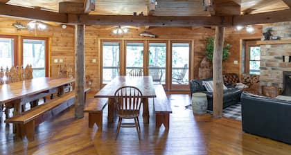 15 Bedroom, Hot tub, Put Put, Pond, Pool Table