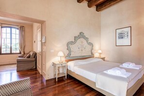 1 habitación, tabla de planchar con plancha y internet 