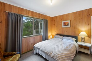 3 bedrooms, WiFi, bed sheets