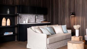 Luxury Penthouse, Jetted Tub, Lake View | Living area | TV
