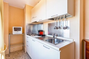 Refrigerador, microondas y lavavajillas 