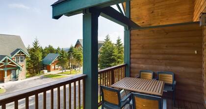 Camp 4 Ski-in-Ski-out Townhome with Hot Tub and Ski Shuttle