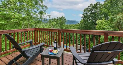 The Sunset House with Mountain Views and Fire Pit