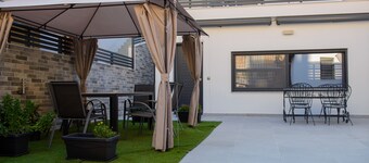 Casa d Irene near airport beach