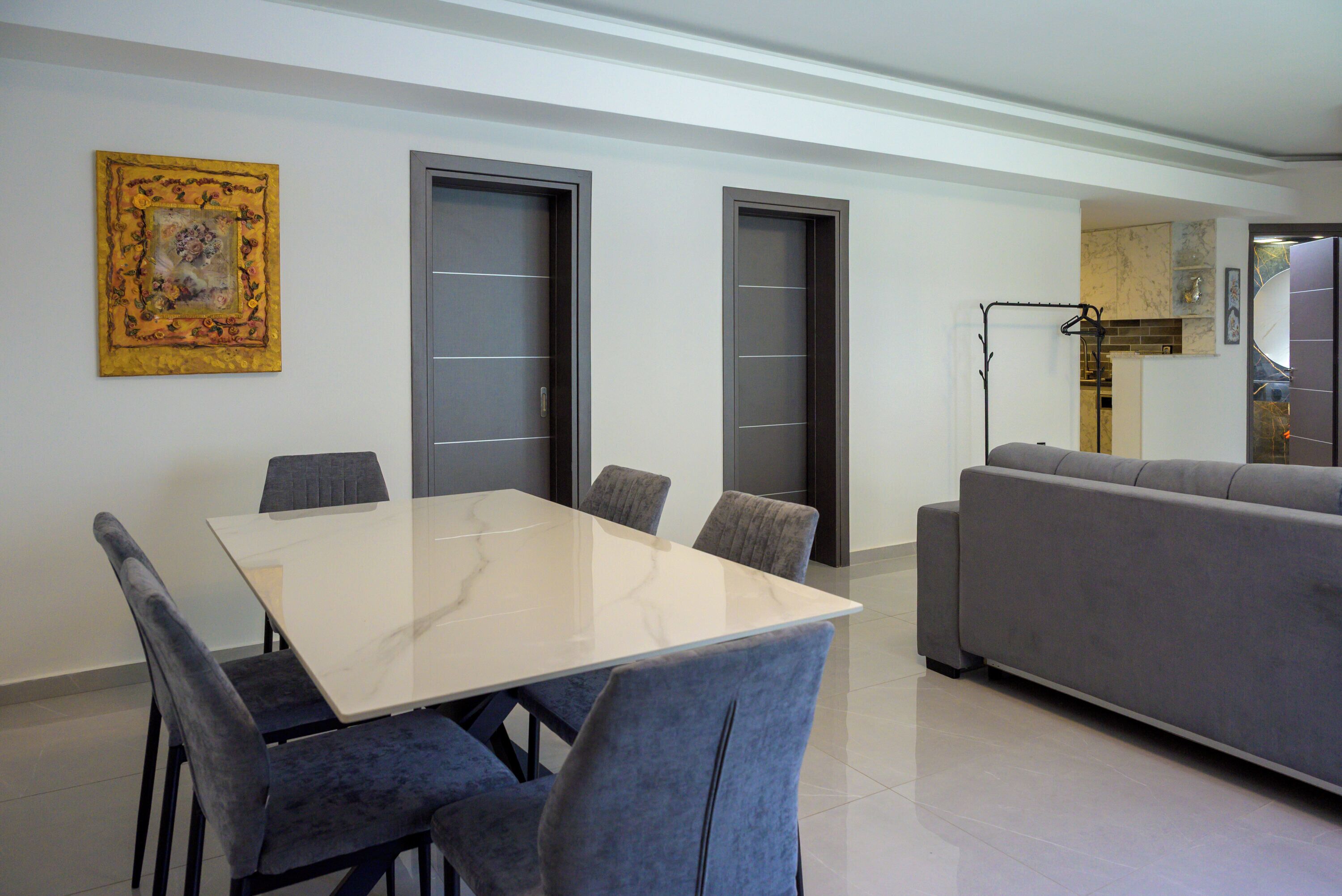 Appartement Familial | Coin séjour | TV connectée de 32 pouces avec chaînes par câble
