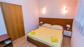 2 bedrooms, WiFi, bed sheets
