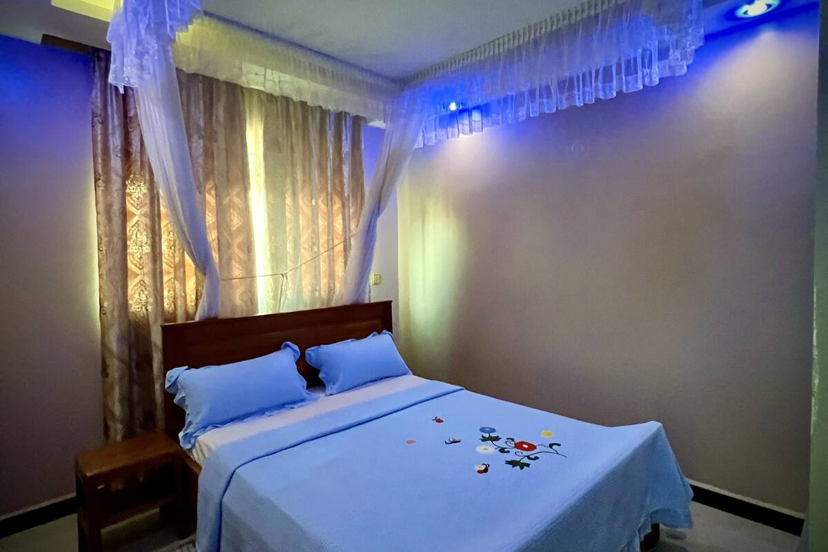 2 bedrooms, blackout curtains, soundproofing, free WiFi