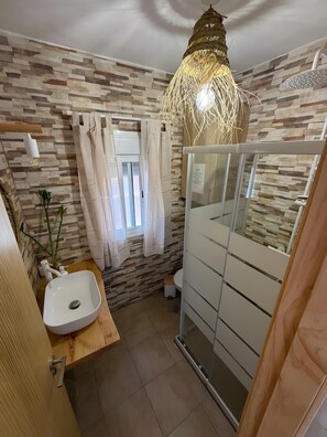 Shower, towels
