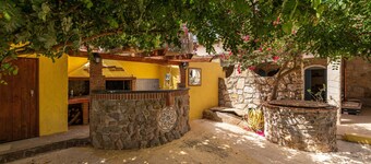 Pet-Friendly Holiday Home Pescetti Bobba B with Mountain View & Garden