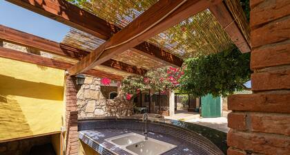 Maison de vacances Pescetti Bobba B avec vue sur les montagnes et jardin.