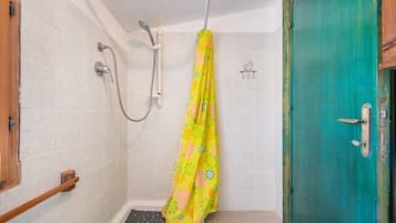 Shower, towels