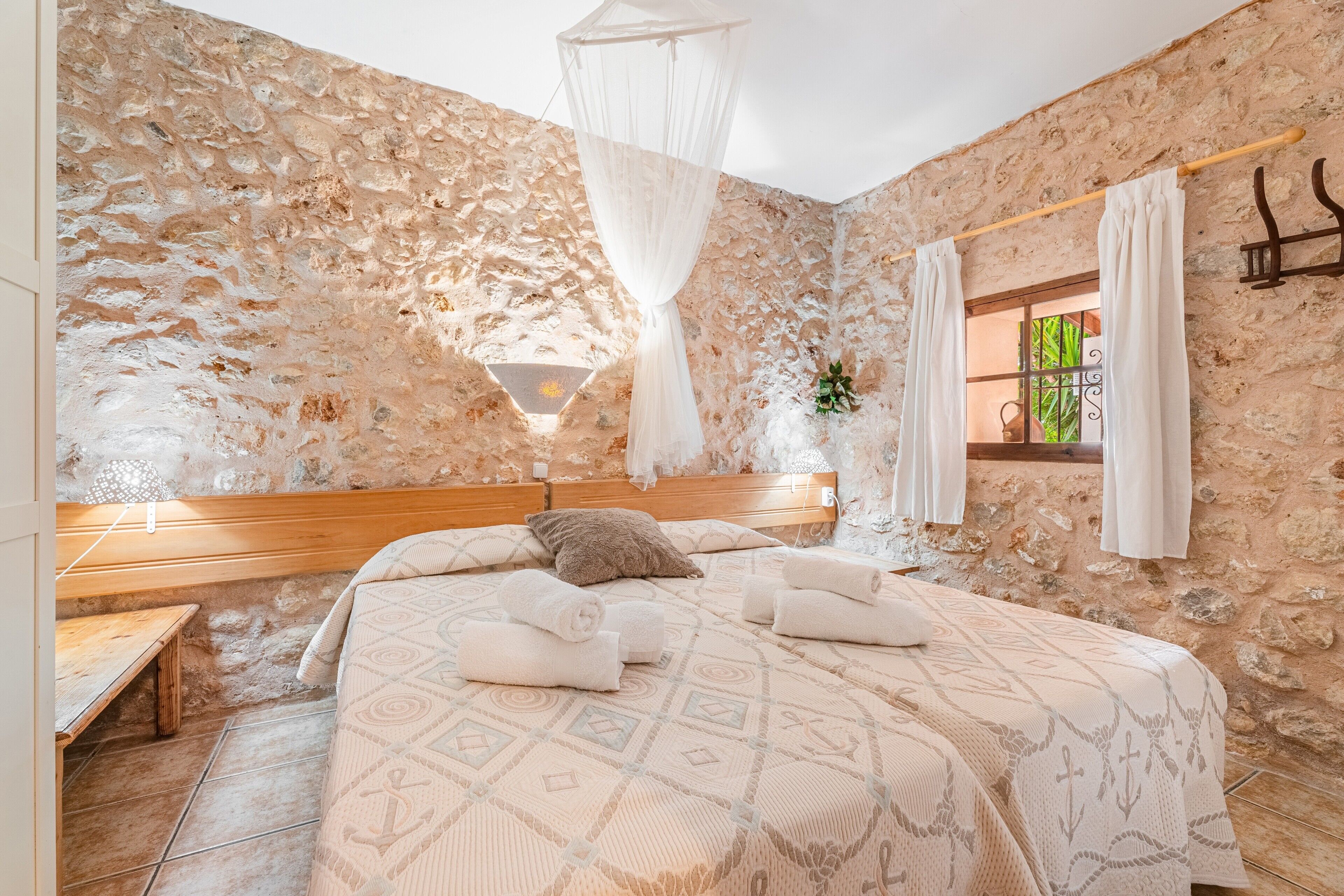 2 bedrooms, desk, iron/ironing board, free WiFi