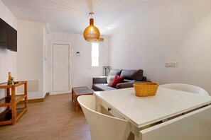 TV - Holiday Home Falco 3 with Sea View, Terrace & Wi-Fi (Corralejo)