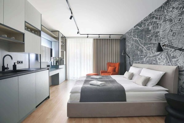 Desk, iron/ironing board, WiFi, bed sheets