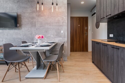 Stilvolles Apartment für 6 Personen | Balkon, in Strandnähe