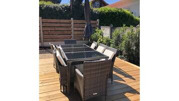 屋外ダイニングエリア