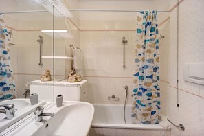 Bathtub