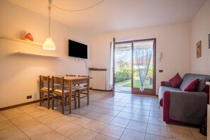 TV - Holiday Apartment 'Assenza' near Lake Garda (Brenzone sul Garda)