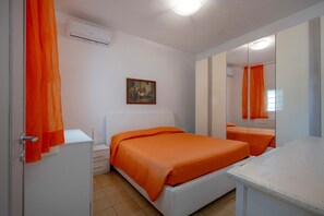 3 bedrooms, iron/ironing board, free WiFi, bed sheets - Villa 'Stellina' with Shared Terrace, Wi-Fi and Air Conditioning (ostuni)