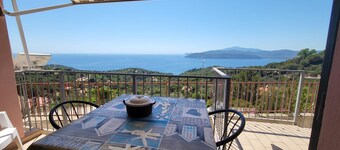 Ferienwohnung "Bellavista" mit Meerblick, privatem Balkon und Terrasse