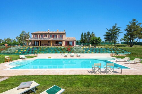 I Gelsi 12&2 by Marche Holiday Villas