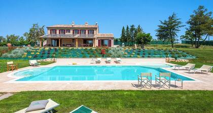 I Gelsi 12&2 by Marche Holiday Villas